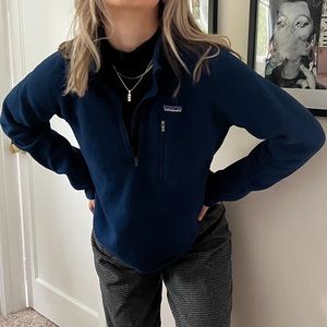 SIZE MEDIUM PATAGONIA ZIP PULL OVER